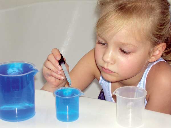 Wasserwerkstatt, Set in 2 Kunststoffkästen, ab 3 Jahre