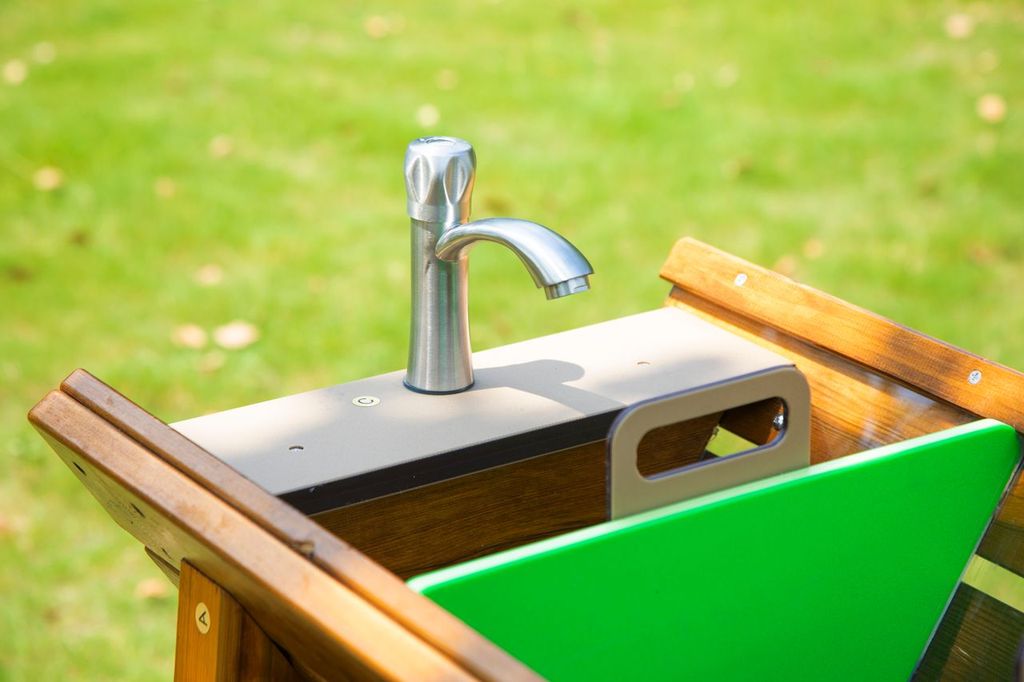 Wasser-Matschanlage Staudamm