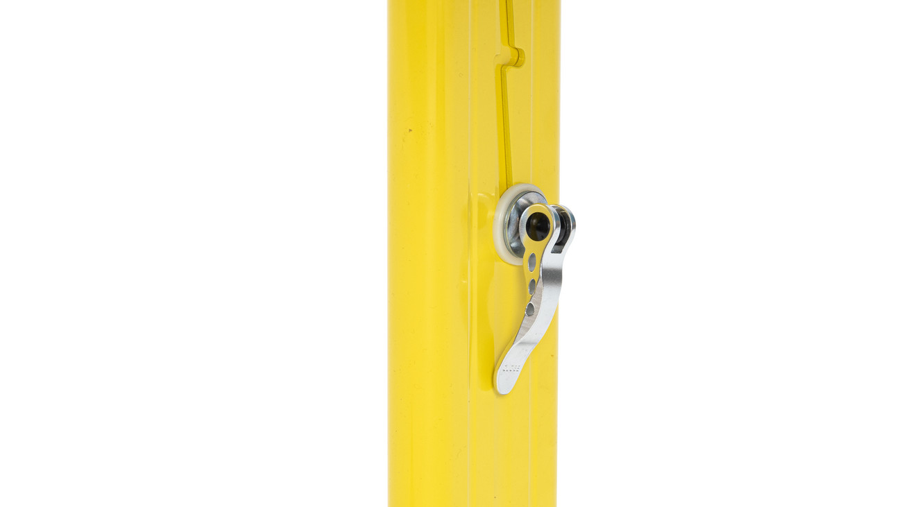 Aluflex Zweier-Schülertisch, höhenverstellbar 58-70 cm, Stahlfarbe zinkgelb, mit Drahtkorbablage, Filzgleiter, 6-12 Jahre