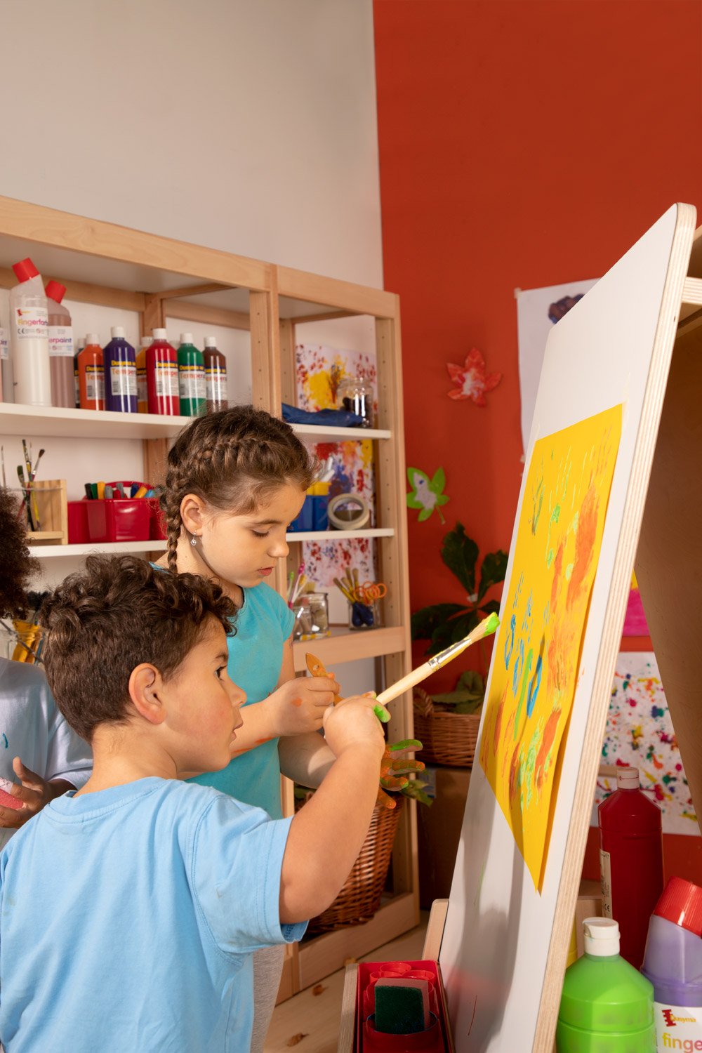 Mal-Station Petit Miró, Malwand mit Regal und Rollen, 2-5 Jahre