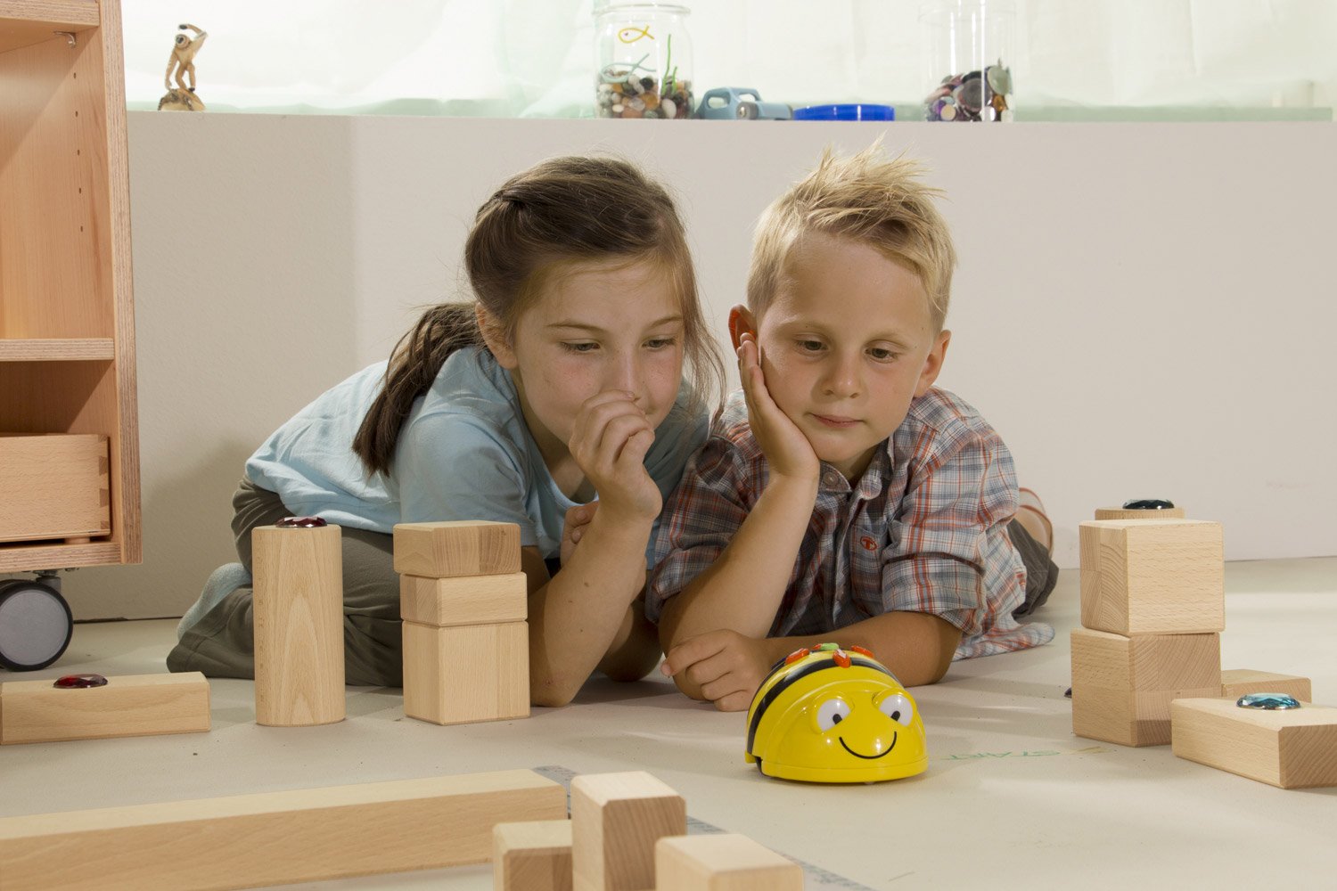 Bee-Bot Klassen-Set, 6 Stück plus Ladestation, ab 5 Jahren