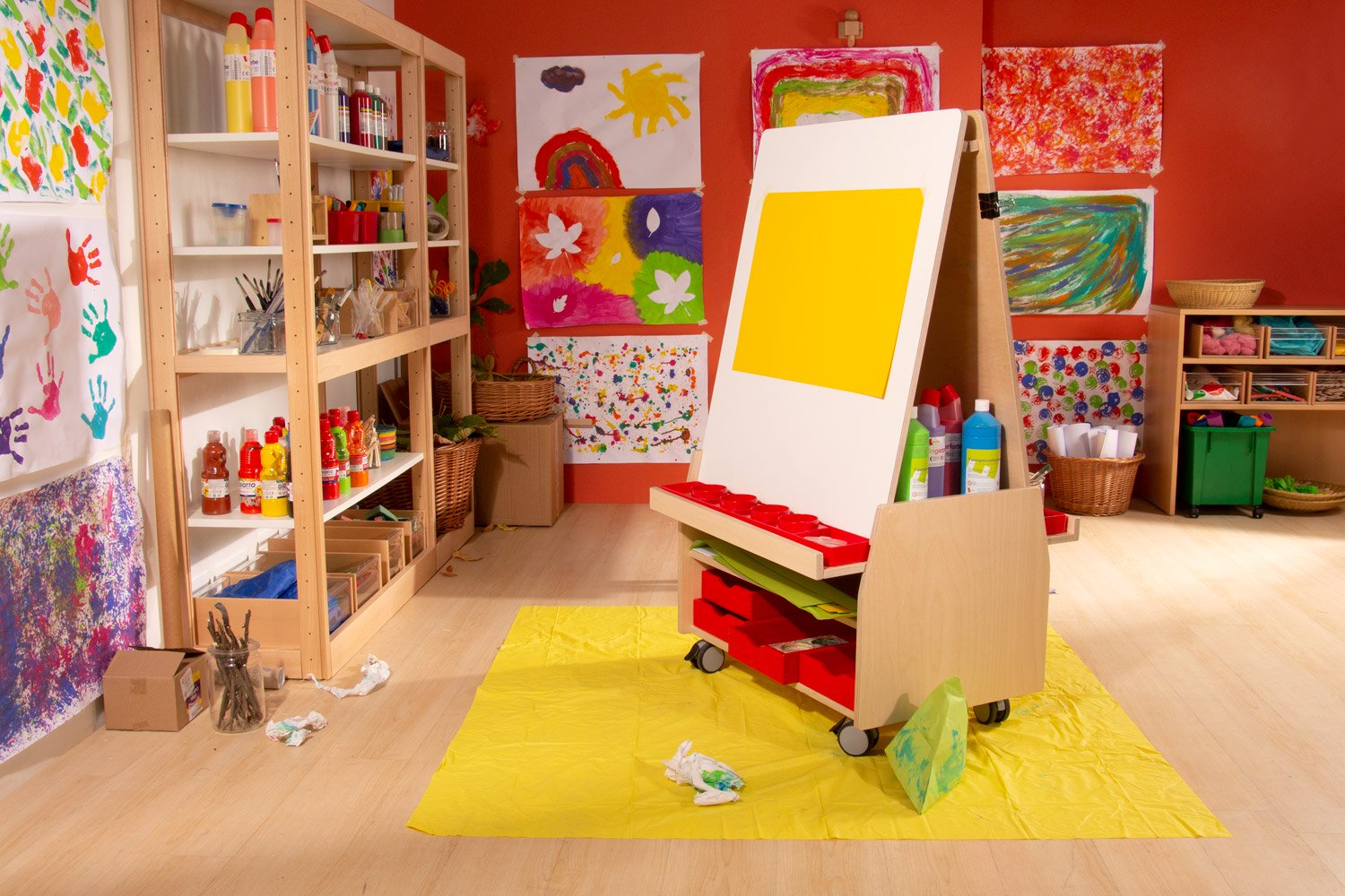 Mal-Station Petit Miró, Malwand mit Regal und Rollen, 2-5 Jahre