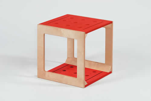 Würfel mit Löchern rot