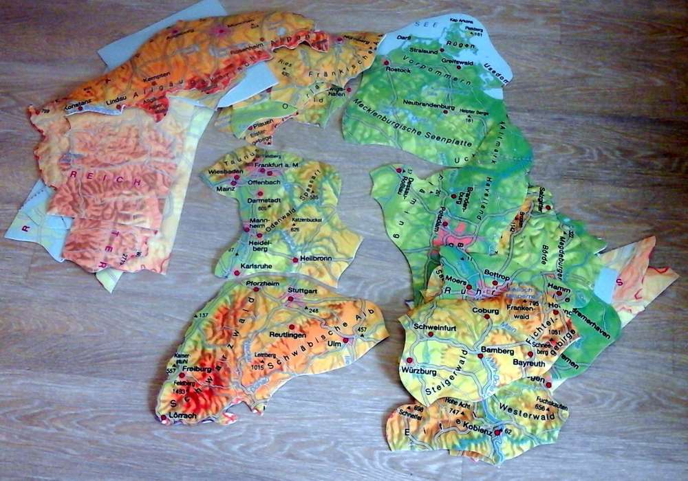Bodenpuzzle Deutschland physisch, 32 Teile