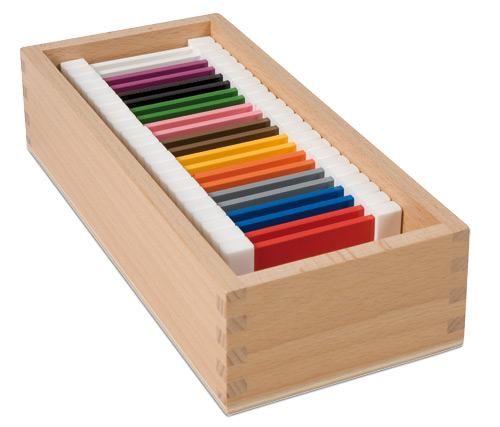 Kasten mit je zwei Täfelchen in 11 Farben