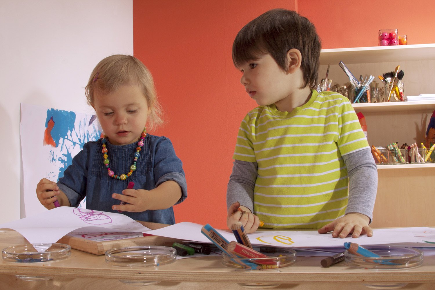 Kritzeltisch, 2-3 Jahre