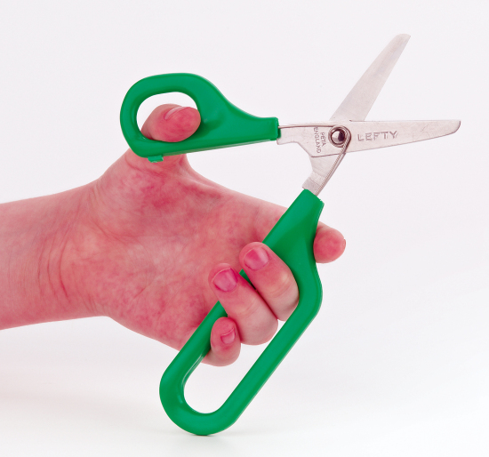 Selbstöffnende Schere mit großer und kleiner Fingerhalterung für Linkshänder