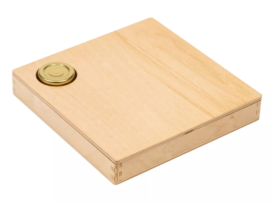 Holztablett mit Übungen zum Kleben
