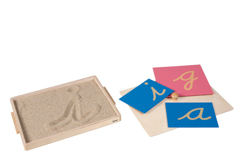 Kasten mit Sand für Schreibübungen