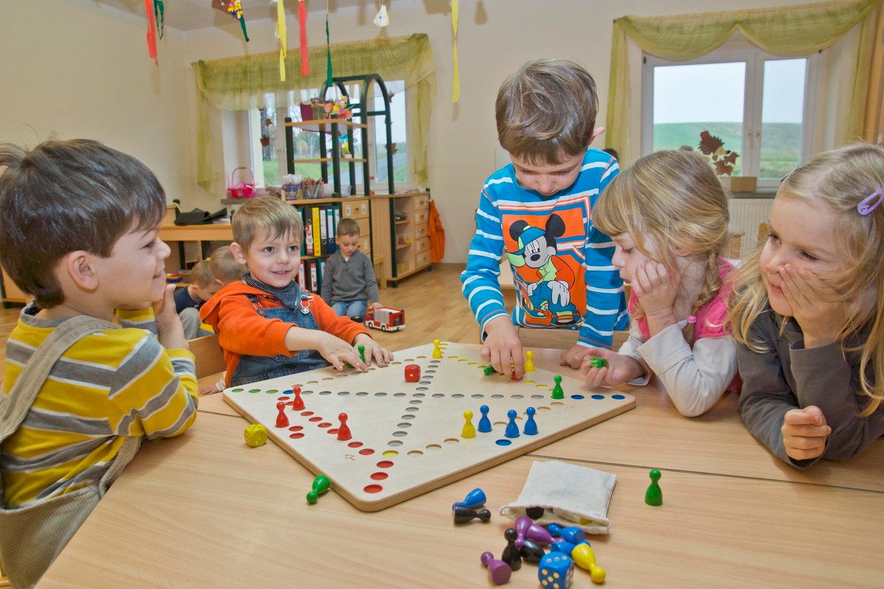 Quer durch 4 eckig, Brettspiel, ab 5 Jahre