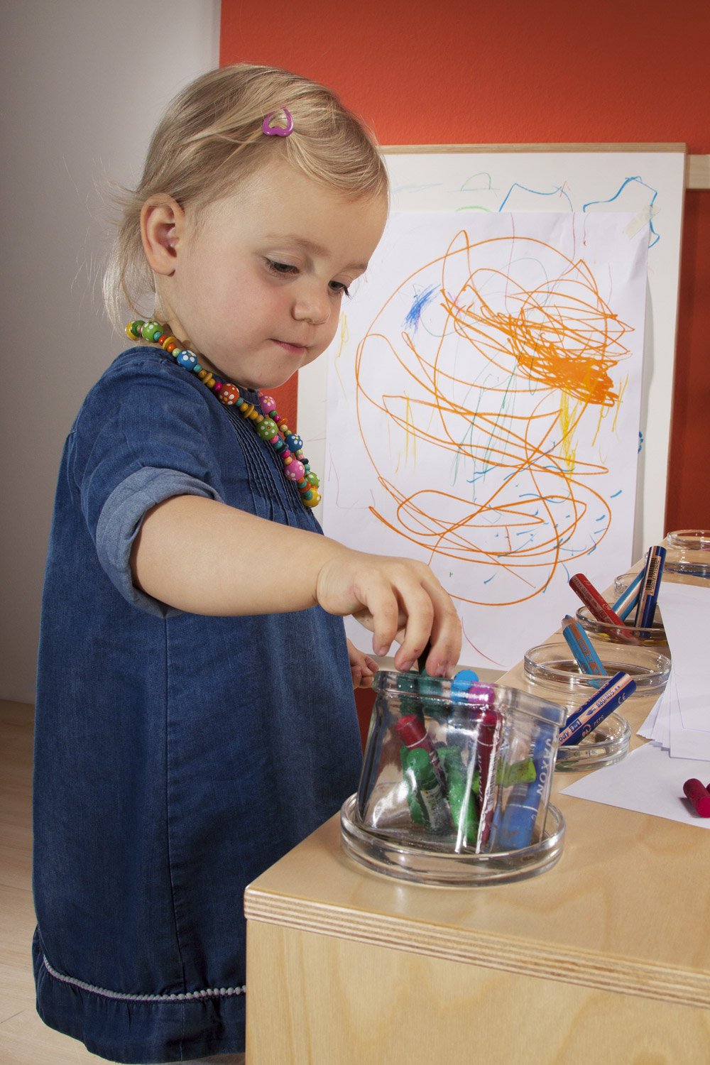 Kritzeltisch, 2-3 Jahre