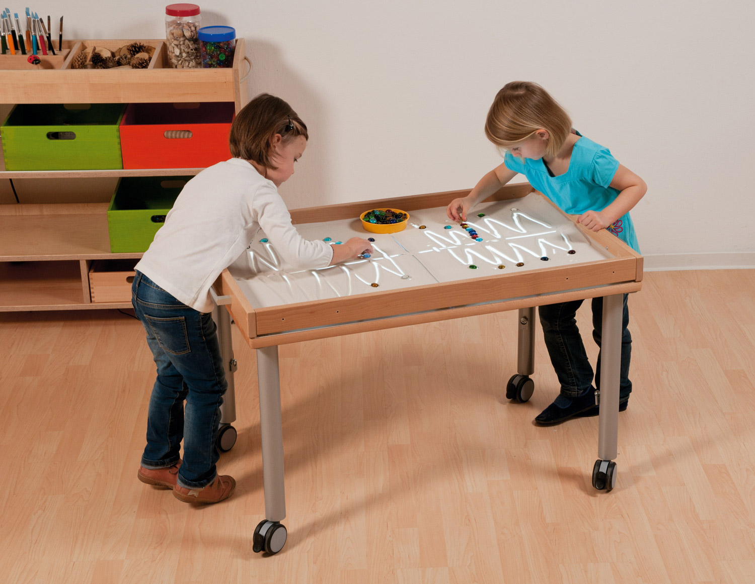 Tisch für Sandexperimentierwanne für den Kindergarten, 100 x 65 cm, höhenverstellbar 59-76 cm