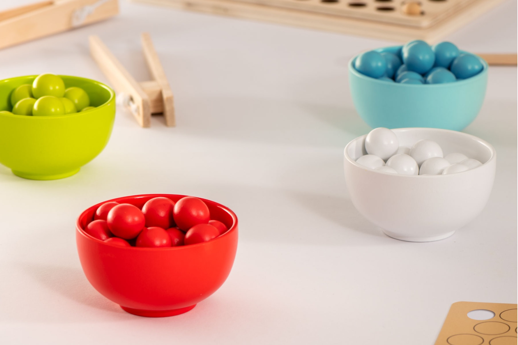 Wooden Fine Motor Pattern Balls, Pinzetten-Legespiel, ab 3 Jahre
