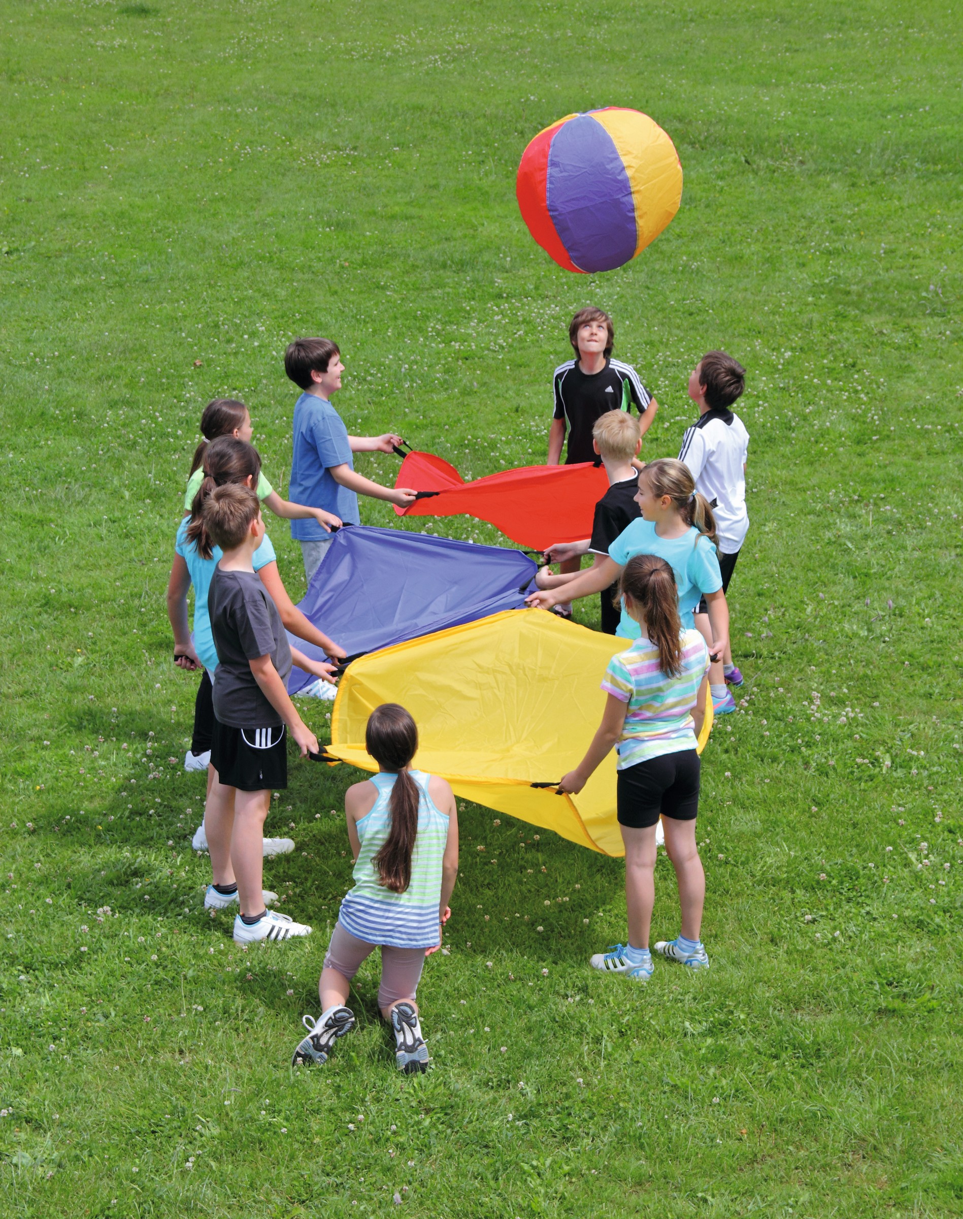 Schwungtuch-Ballspiel, ab 5 Jahre