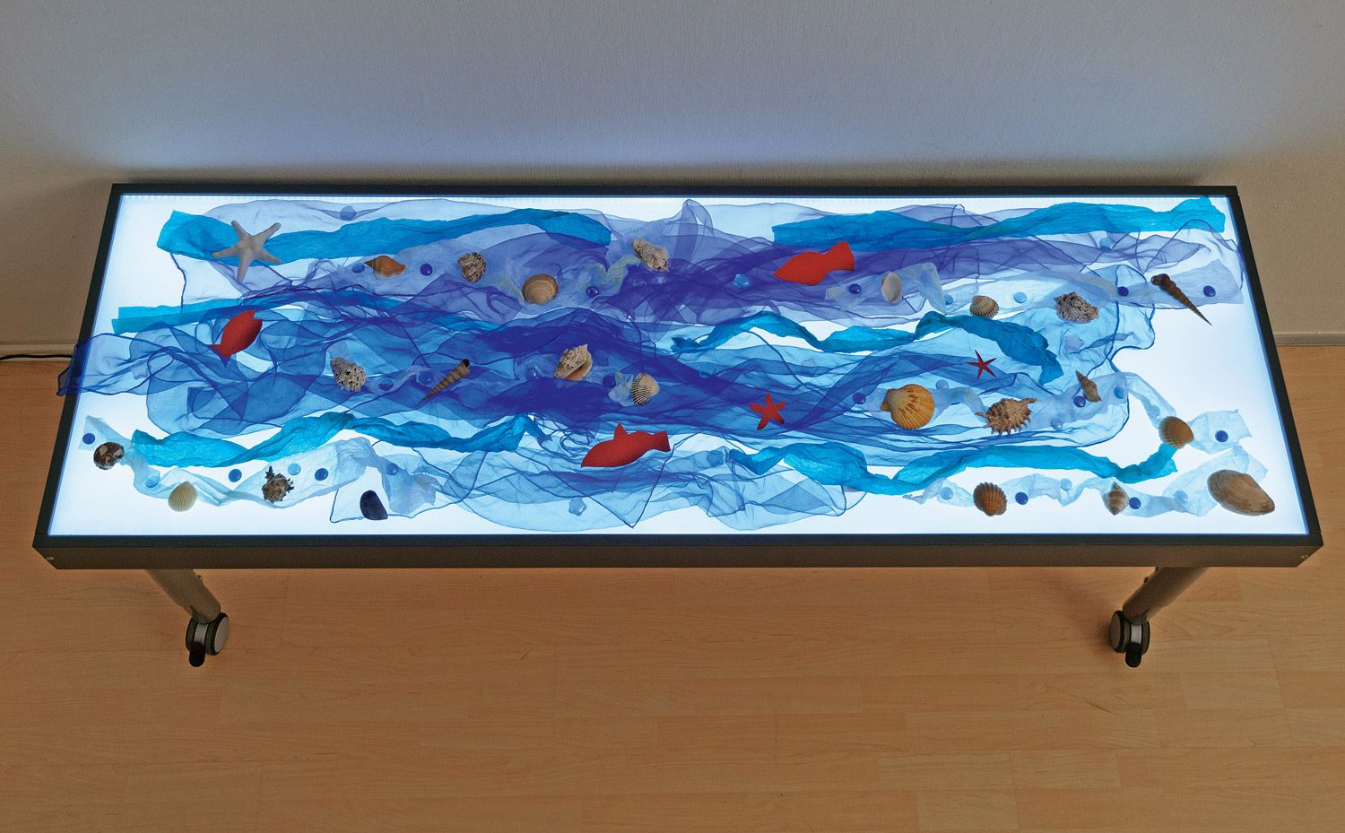 Großer Leuchttisch, 180 x 60 cm, höhenverstellbar 66,5 bis 83,5 cm