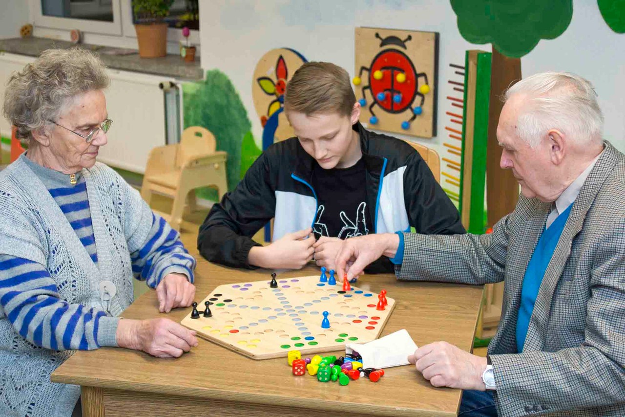 Quer durch 6 eckig, Brettspiel, ab 5 Jahre