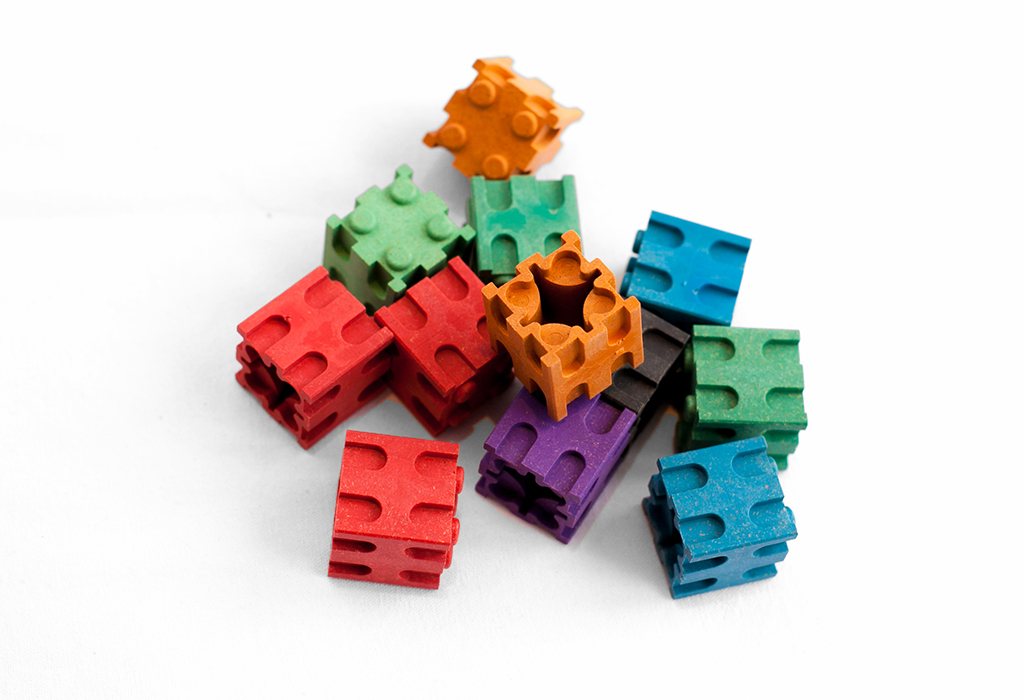 100 Steckwürfel 2 x 2 x 2 cm, aus RE-Wood® in 10 Farben