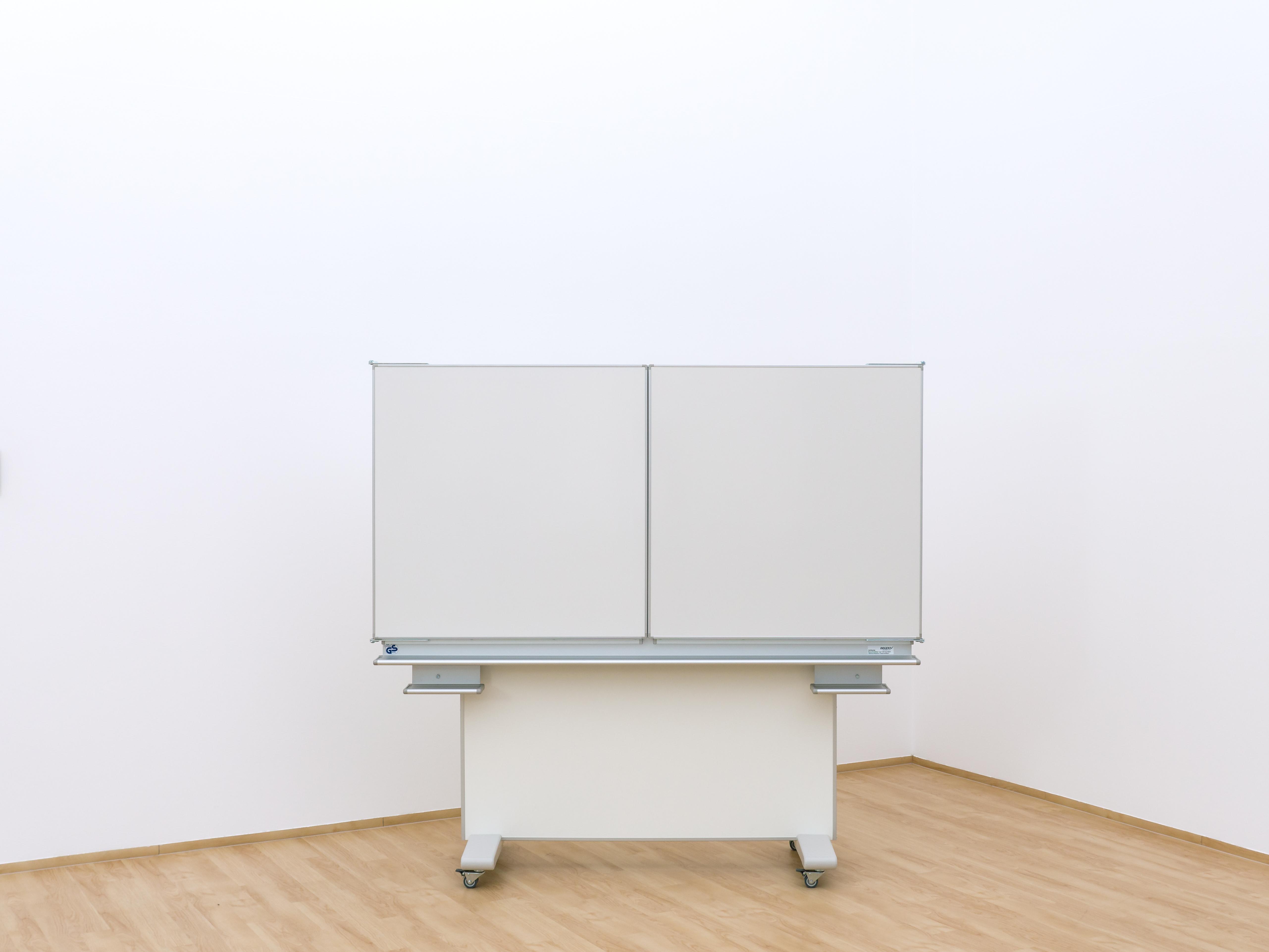 Gestell-Klappschiebetafel, fahrbar und GS-geprüft, weiß, 150x100cm
