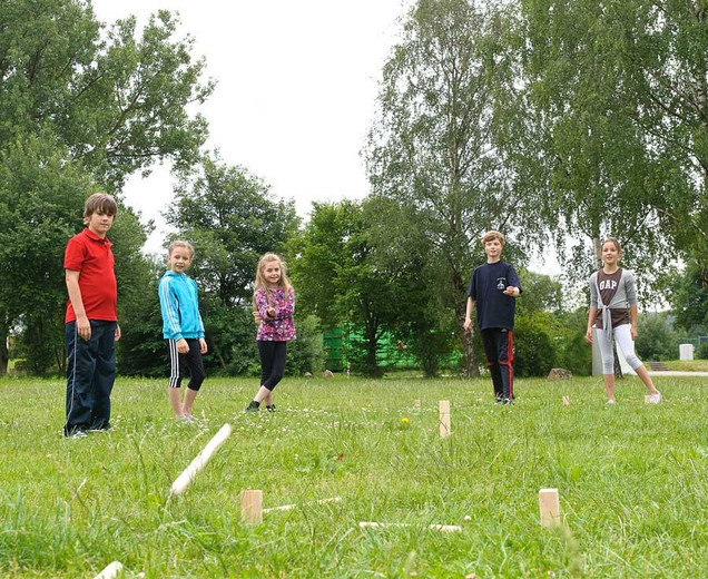 KUBB Wikingerspiel, Outdoor-Wurfspiel, 21-teilig, für Groß und Klein