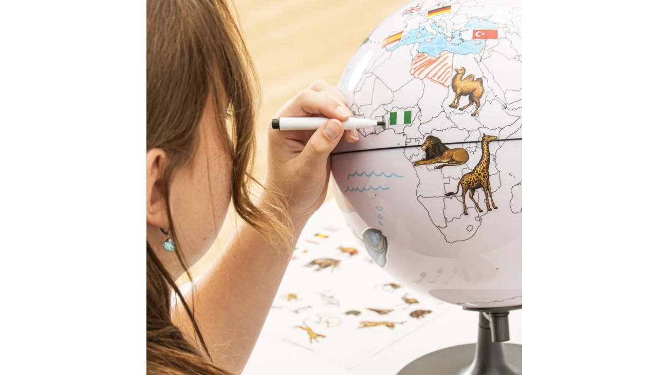 Globus zum Beschriften und Bemalen, mit Aufklebern und Stiften, 5-12 Jahre