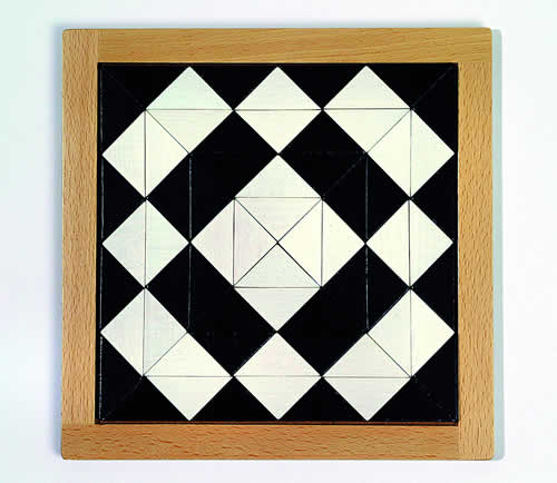 Magisches Mosaik schwarz-weiß, geometrisches Puzzlespiel