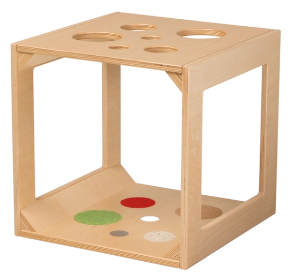 Krabbelwürfel mit Sinnesmaterial natur