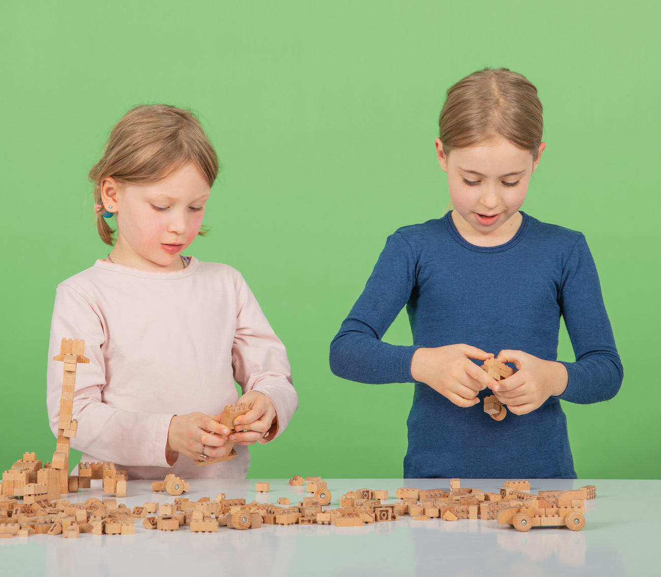 FabBrix Holzbausteine aus Buchenholz 300er-Set im Leinensäckchen
