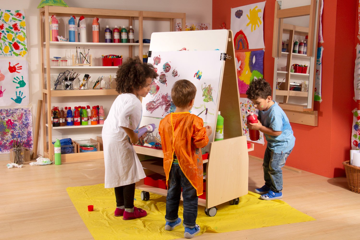 Mal-Station Petit Miró, Malwand mit Regal und Rollen, 2-5 Jahre