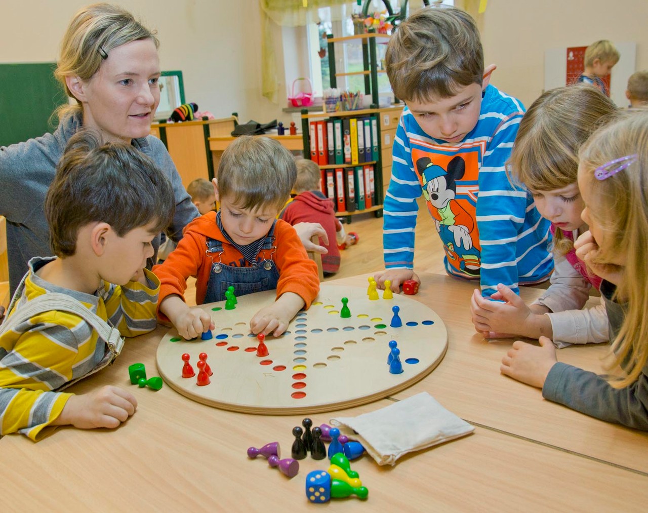 Quer durch 4 rund, Brettspiel, ab 5 Jahre