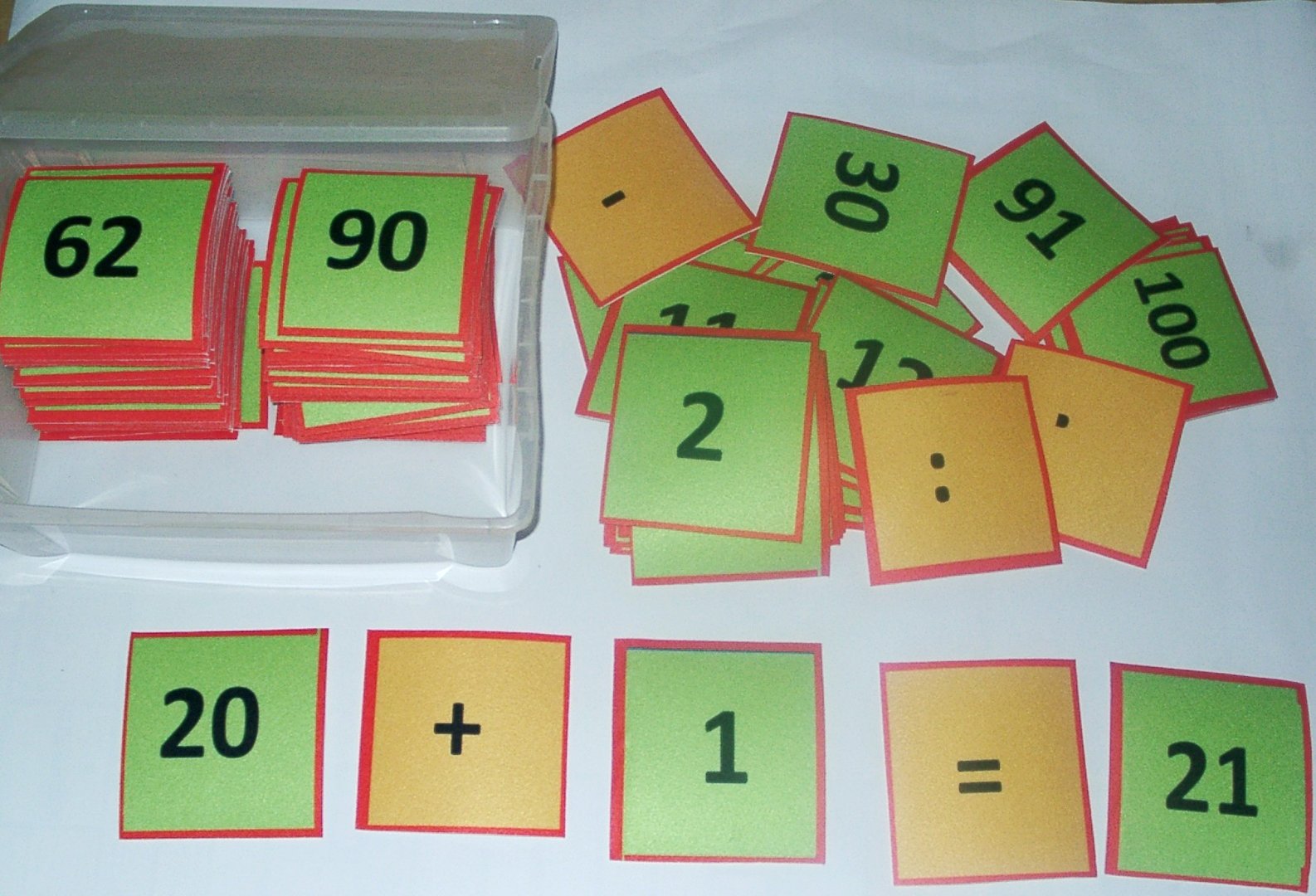 Hunderter-Teppichfliesen Satz in Box