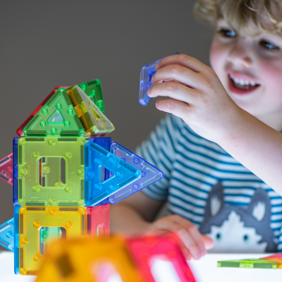 Translucent Polydron KinderMag Set, 48 Teile, ab 1 Jahr
