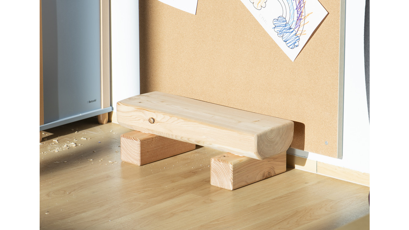 Kleine Sitzbank für Kinder "Stammplätzchen Horsti", aus Holz, 17,5 x 55 x 20 cm
