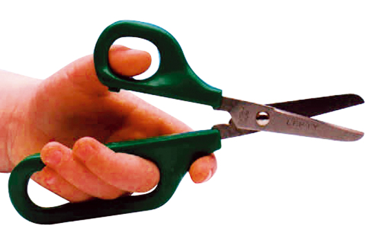 Schere mit großer und kleiner Fingerhalterung grün